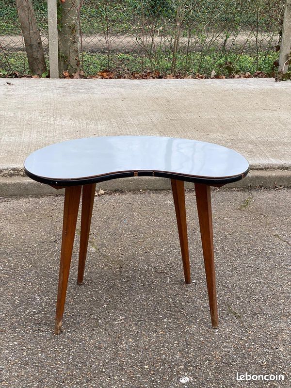 Table d'appoint scandinave haricot 1960 (image 1)