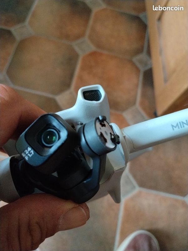 Drone DJI Mini 3 pour pièces (image 1)