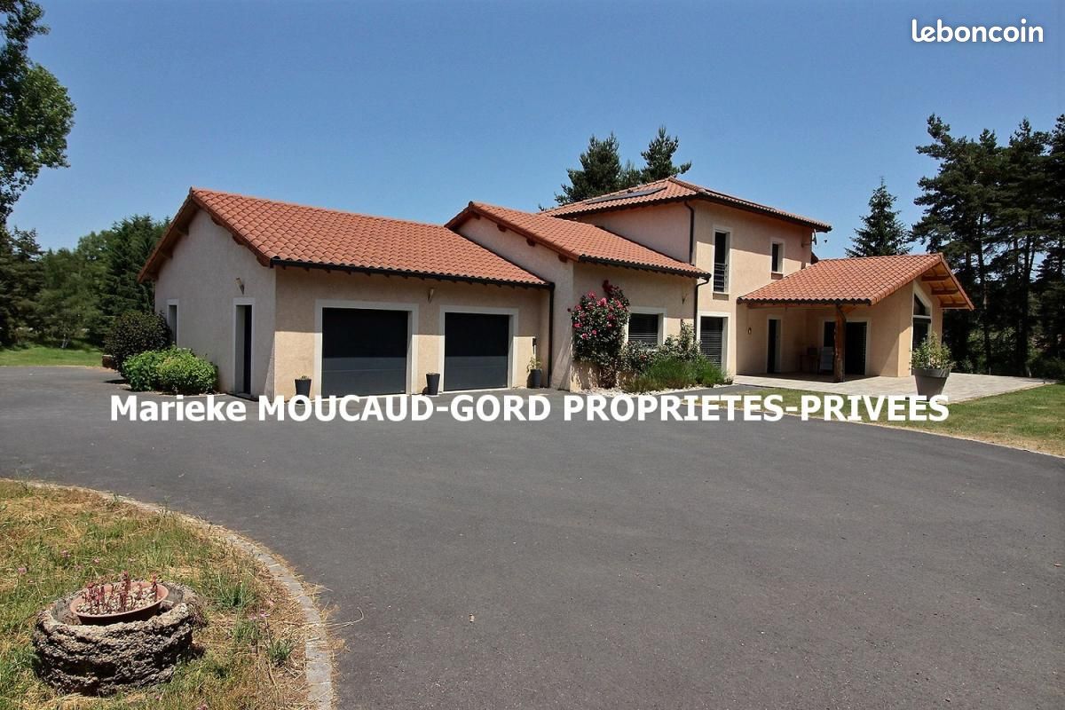 Maison 8 pièces 195 m² · à Craponne-sur-Arzon · 195 m² · 410 000 €