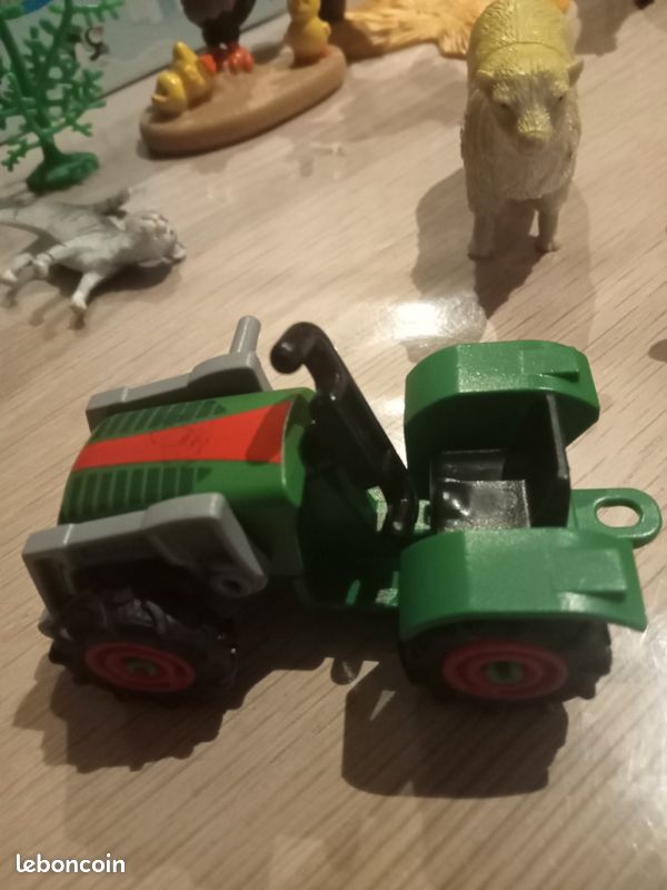 ANIMALS FARM, une banderille d'animaux et Tom, le tracteur (image 8)