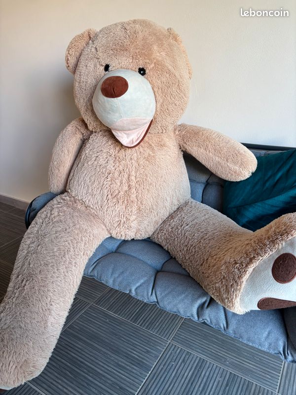 Gros nounours géant 2m- Très bon état (image 1)