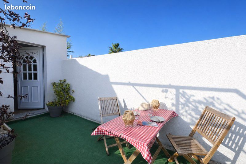 Maison plain pied 50m2 avec terrasse 45m2 pour 2 personnes à Aigues Mortes proche remparts, piste CyclableVia RHÔNA et plage (image 2)