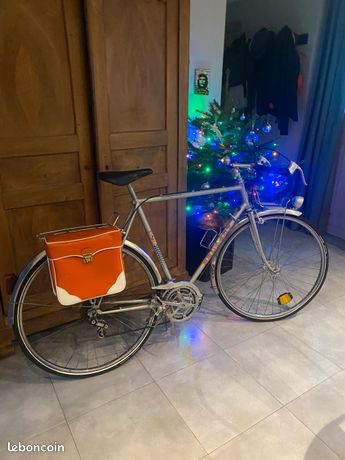 Randonneuse modernisée Christophe BOITARD années 80-90 roues 700 - Vélos