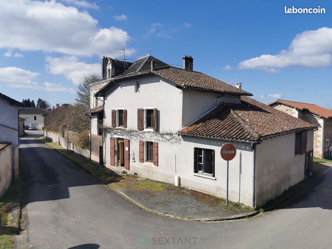 Maison 8 pièces 167 m² · à Videix · 167 m² · 59 000 €
