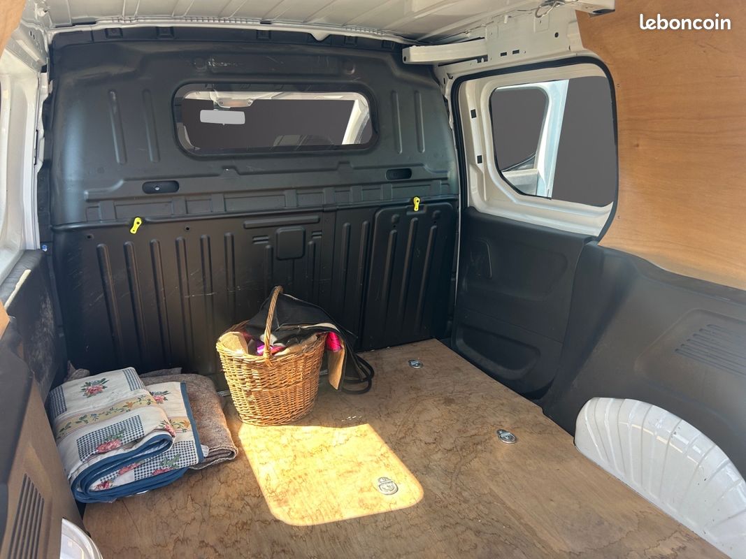 CITROEN BERLINGO III TAILLE M 1000KG BLUEHDI 100 S&S CLUB 3PL 102Ch Garantie 12 mois (image 15)