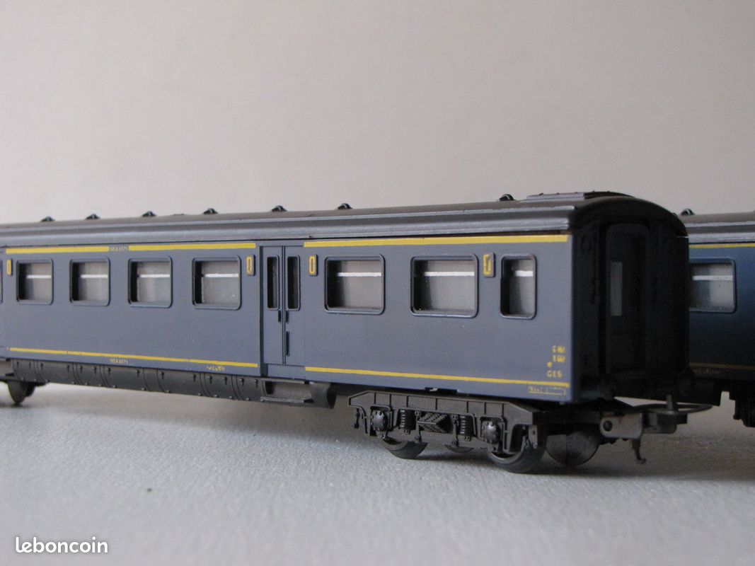 2 wagons de voy. HO Lima lot30 (image 2)