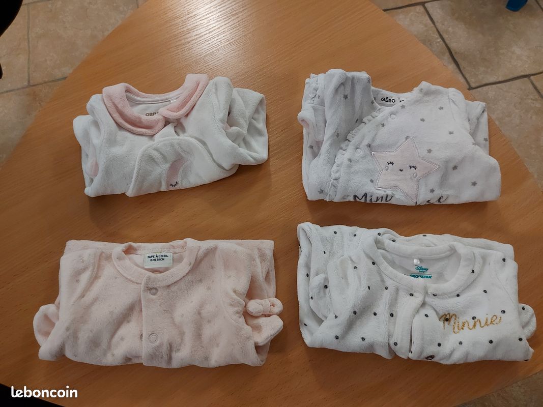 Lot de 4 pyjamas velours 1 mois (image 1)