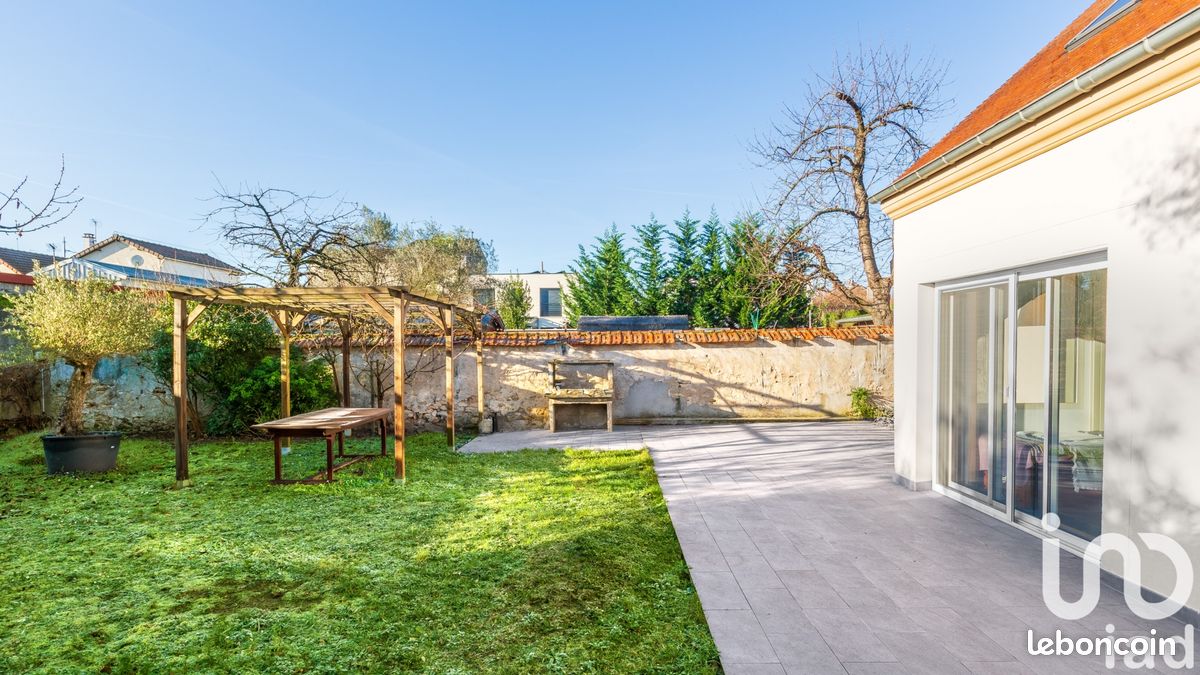 Maison 7 pièces 250 m² · à Saint-Maur-des-Fossés · 250 m² · 1 150 000 €