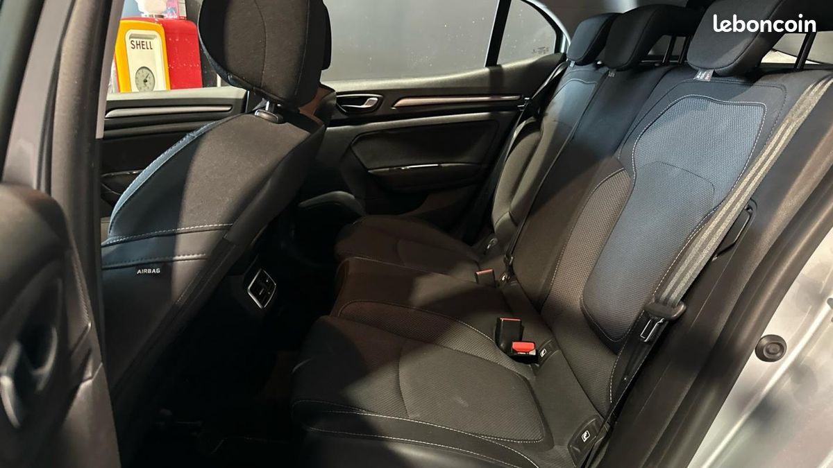 Renault Mégane IV Berline dCi 115 Evolution Car Play (image 12)