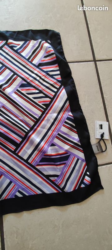 Foulard violet (image 2)