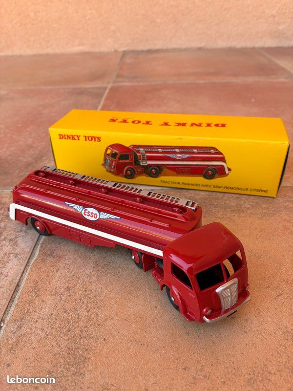 Dinky Toys - 1:43 - Panhard Levassor Tracteur et