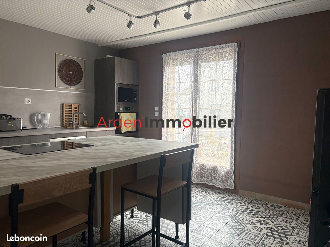 Maison 6 pièces 160 m² · à Seuil · 160 m² · 182 000 €