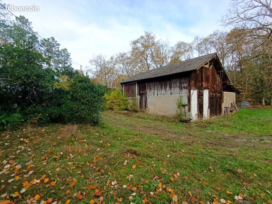 Terrain constructible de 1270 m² à 30 mn des plages · à Gourbera · 110 000 €