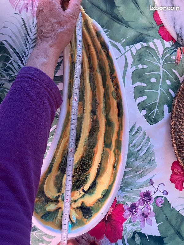 Joli plat en forme de courgette (image 3)