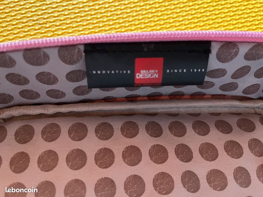 Trousse pour stylos Delsey rose neuve avec étiquette (image 8)