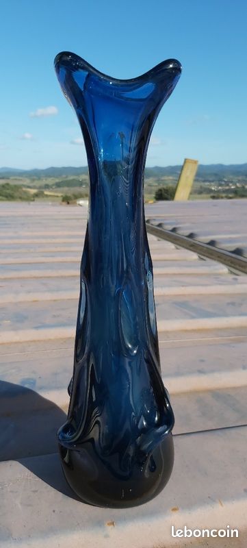 Joli vase en verre soufflé Murano (image 1)