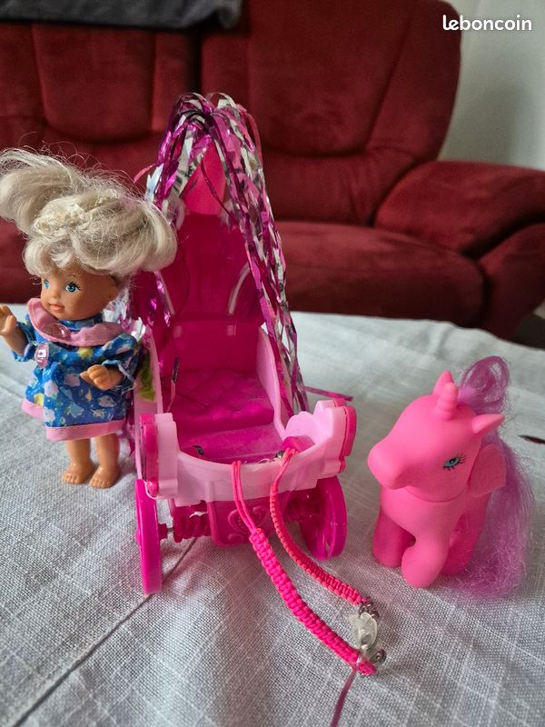 Jouets poupées , carrosse, licorne (image 2)