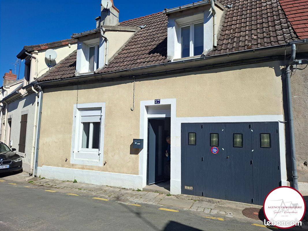Maison 4 pièces 110 m² · à Saint-Amand-Montrond · 110 m² · 96 000 €