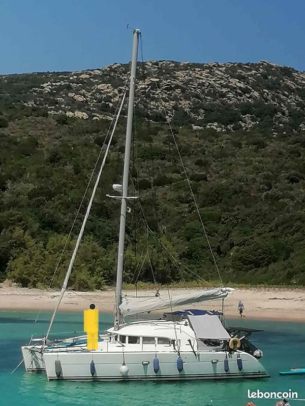 Demi Part Lagoon 380 S1 de 2002 refit complet (image 1)