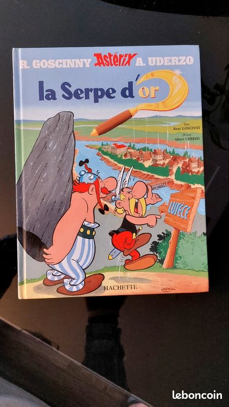 Livre asterix " la serpe d or " année 1982 dessin de uderzo et textes de goscinny editeur hachette (image 1)