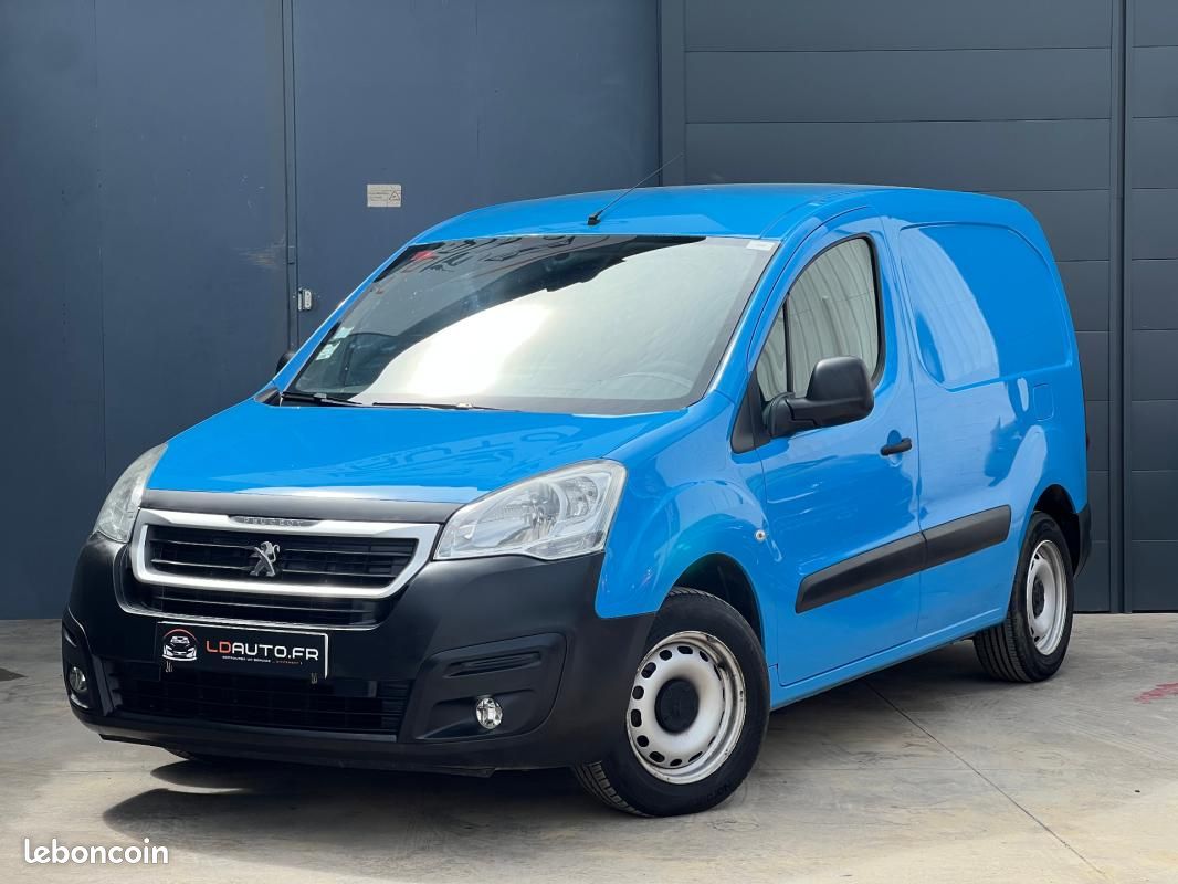 Peugeot Partner FOURGON STANDARD 1.6 BLUEHDI 75 BVM5 PRO / CLIM ECRAN BLUETOOTH ATTELAGE ... (image 1)