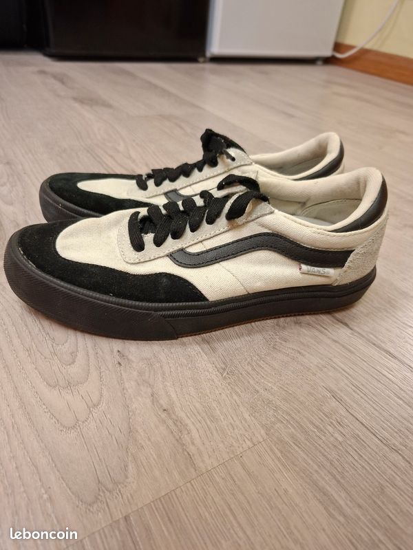 Vans blanche et noire (image 3)