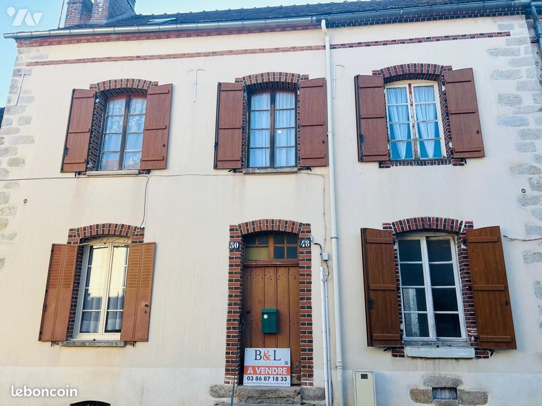 Maison 5 pièces 92 m² · à Villeneuve-sur-Yonne · 92 m² · 68 000 €