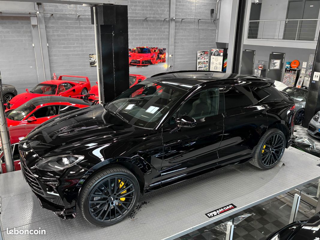 ASTON MARTIN DBX 707 – Jet Black - PPF (image 1)