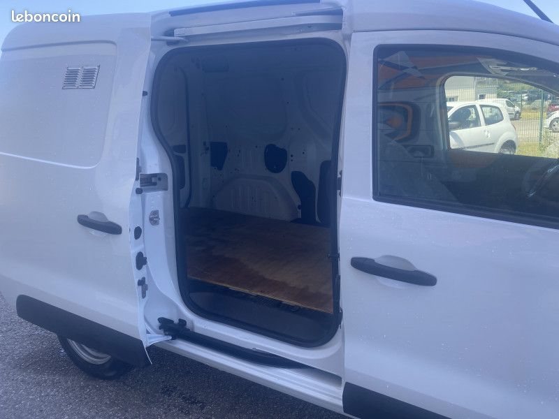 Renault EXPRESS VAN 1.3 TCE 100CH CONFORT 22 (image 11)