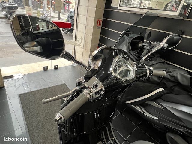 Vespa GTS 125IE NEW GENERATION - 0KM - OFFRE DESTOCKAGE (image 4)