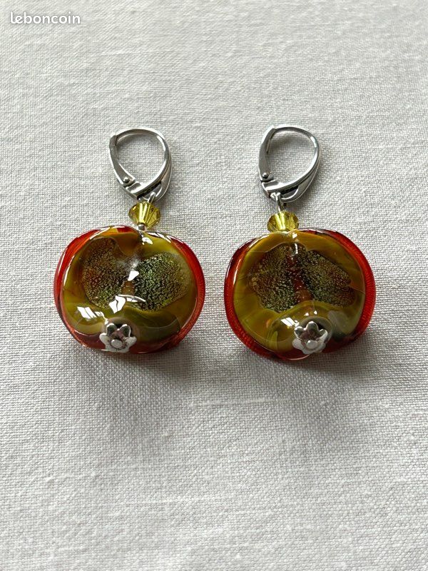 Boucles d’oreilles artisanales vert kaki doré (image 3)