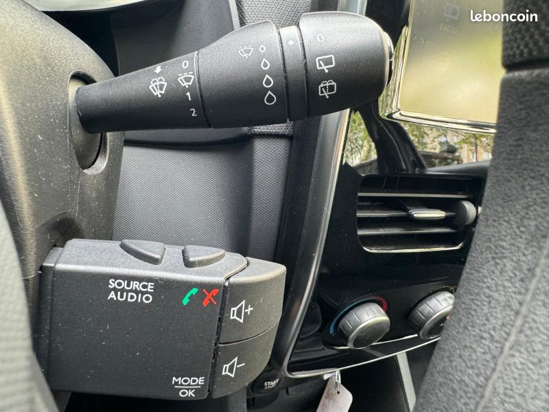 Renault CLIO IV 1.2 16V 75CH ESSENCE CRIT AIR 1 (image 8)