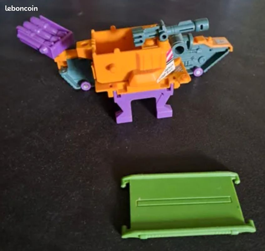 TRANSFORMERS G1 Micromaster combiner Decepticon ANTI-AIRCRAFT BASE TANK Hasbro 1989 (image 2)