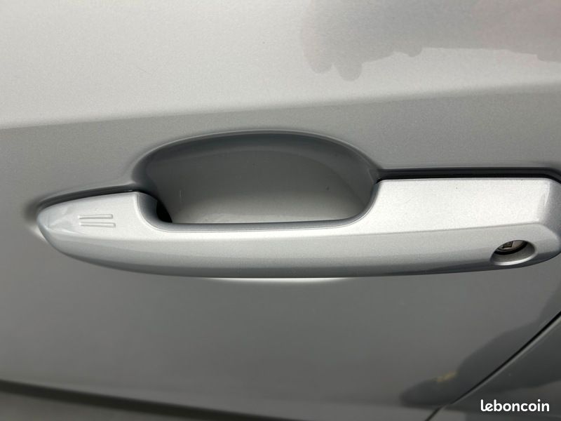 Toyota RAV4 Hybride 2WD Dynamic Business (image 13)