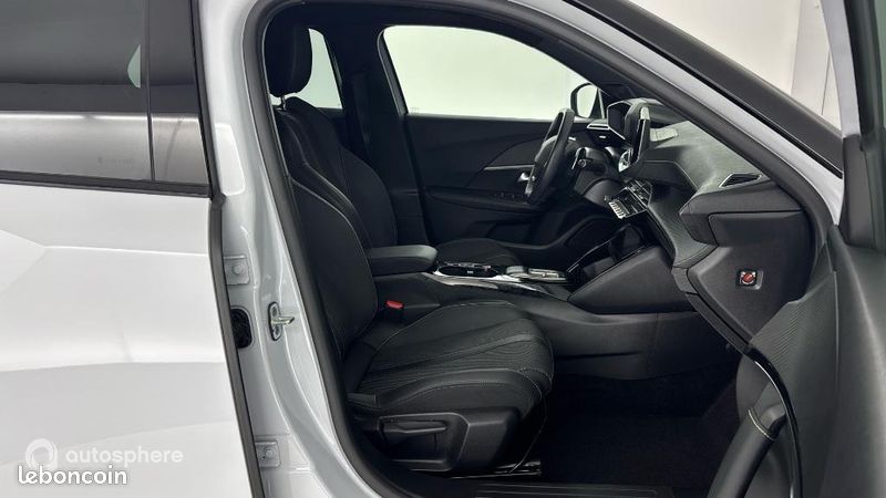 Peugeot 2008 1.2 PureTech 130ch S&S GT EAT8 (image 15)
