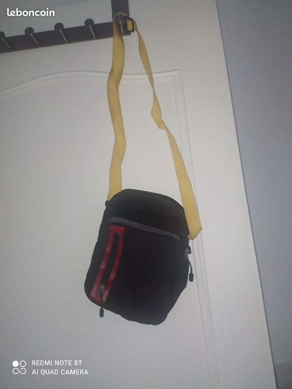 Sacoche nike (image 1)