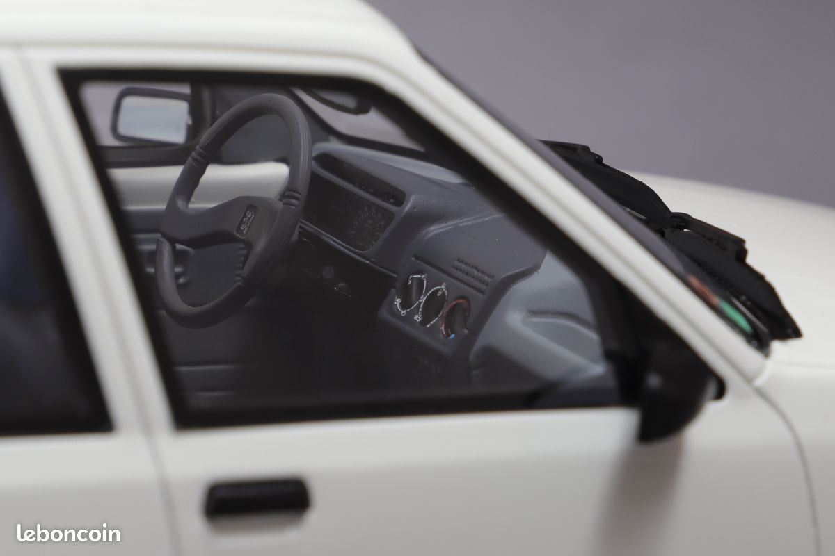Peugeot 205 Junior Blanc Meije 1988 1/18 Otto Ottomobile (image 17)