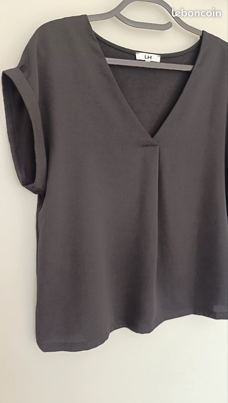 Blouse fluide élégante noire (image 4)