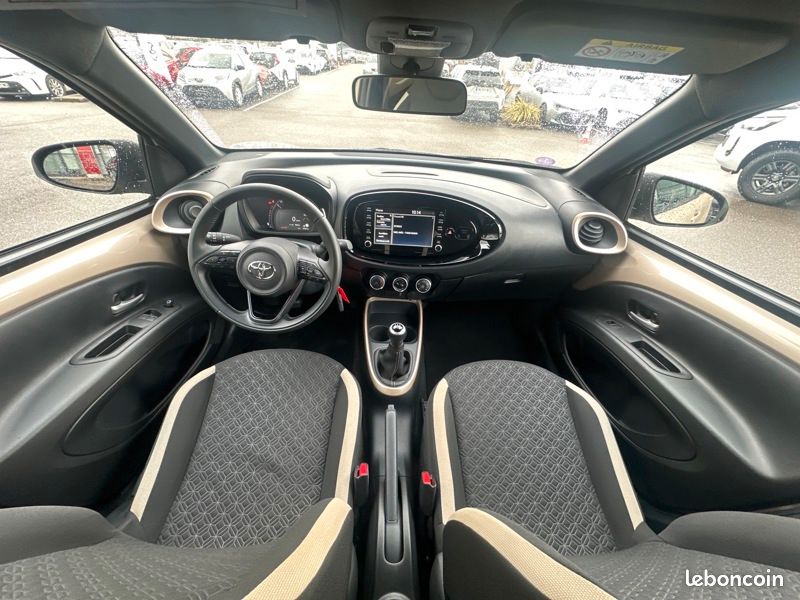 Toyota aygo x 1.0 VVT-i 72 Design (image 11)