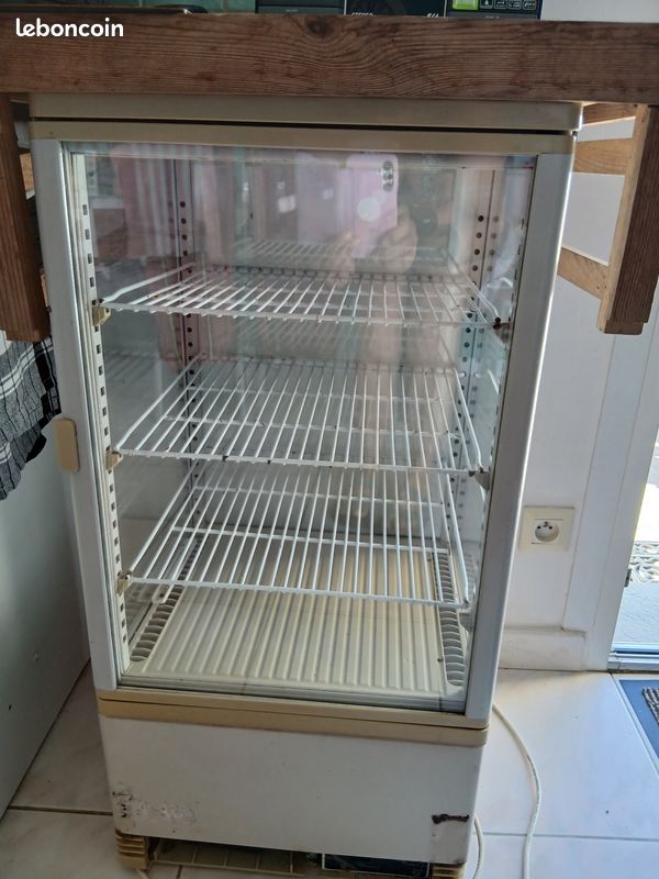 Vitrine réfrigérée (image 1)