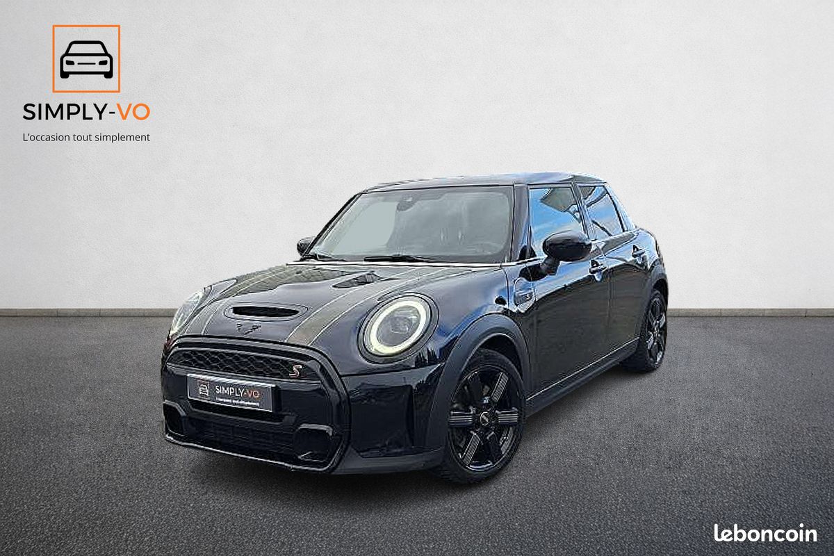 MINI MINI Cooper S 178ch Essential 5 Portes (image 1)