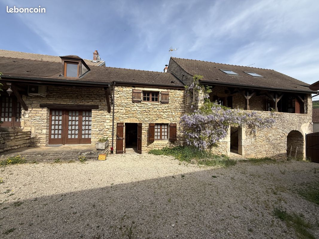 Maison 10 pièces 275 m² · à Semur-en-Auxois · 275 m² · 235 000 €