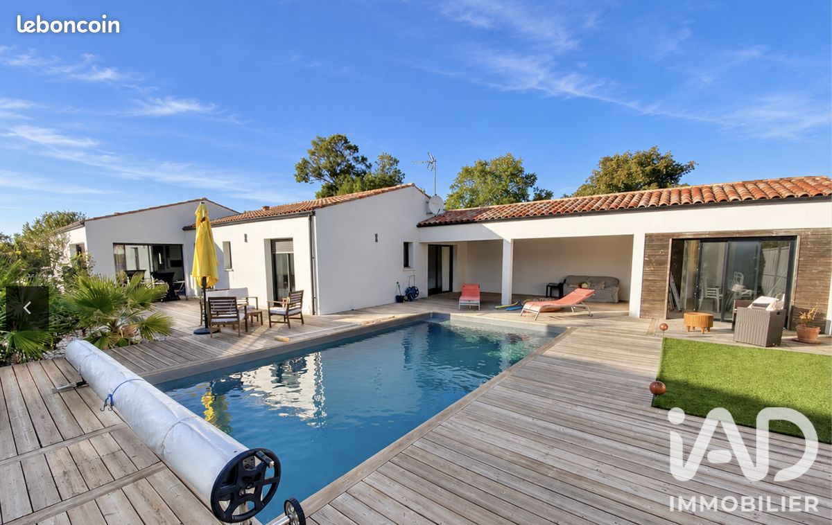 Maison 7 pièces 150 m² · à La Jarrie · 150 m² · 639 000 €