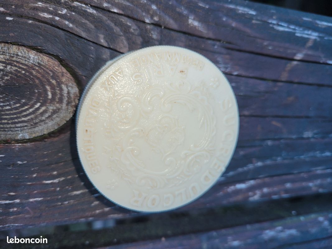 ✨ rare ancienne boîte de collection – décor en relief ✨ (image 1)