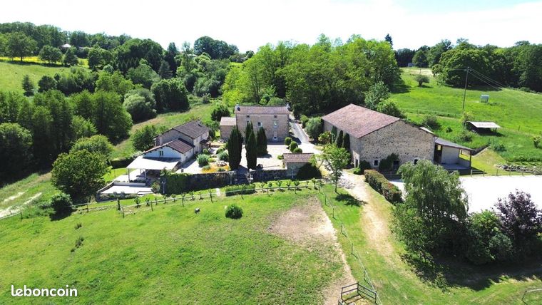 Propriété 12 pièces 390 m²