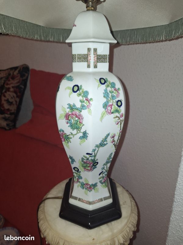 Lampe avec colonne sellette torsadée (image 2)