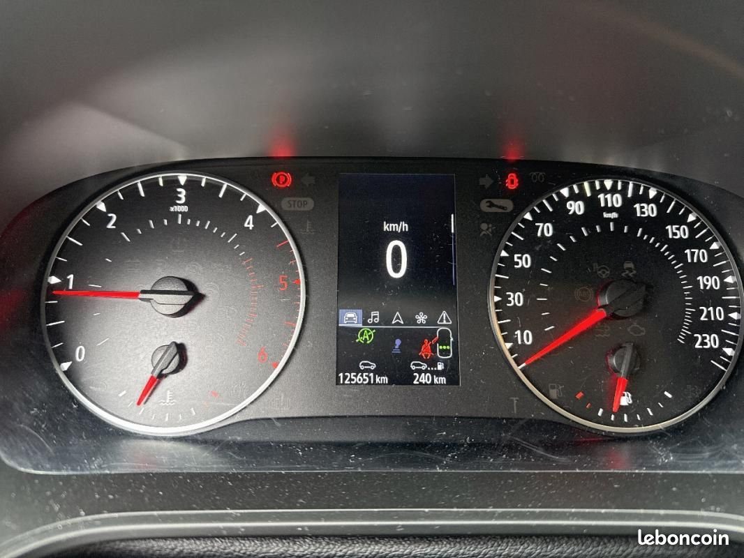 Renault Mégane SOCIETE BLUE DCI 115 AIR NAV REVERSIBLE (image 10)