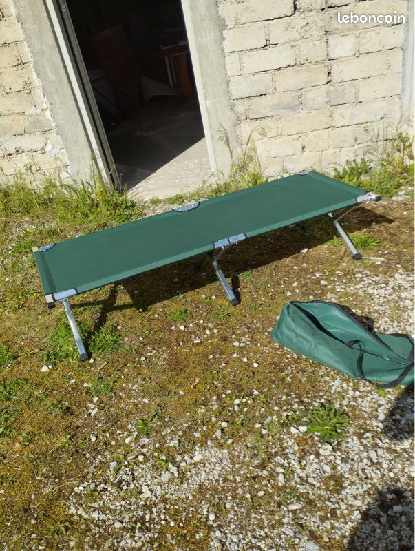 Lit Pliable De Camping Ou Pêche, Marque Pêche Direct, Comme Neuf