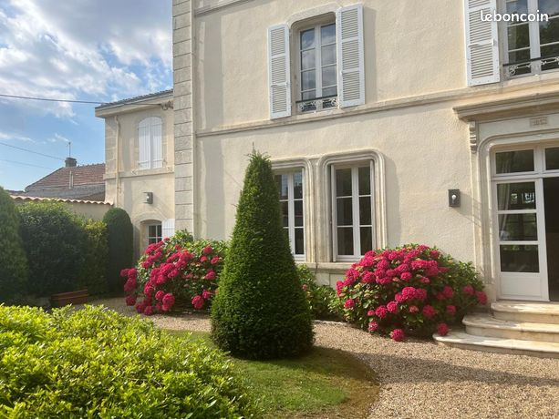 Maison 6 pièces 366 m²