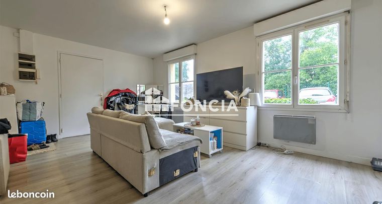https://img.leboncoin.fr/api/v1/lbcpb1/images/8b/e3/75/8be37581aa22de74313f035f4ae348b1b1bd8f20.jpg?rule=ad-image